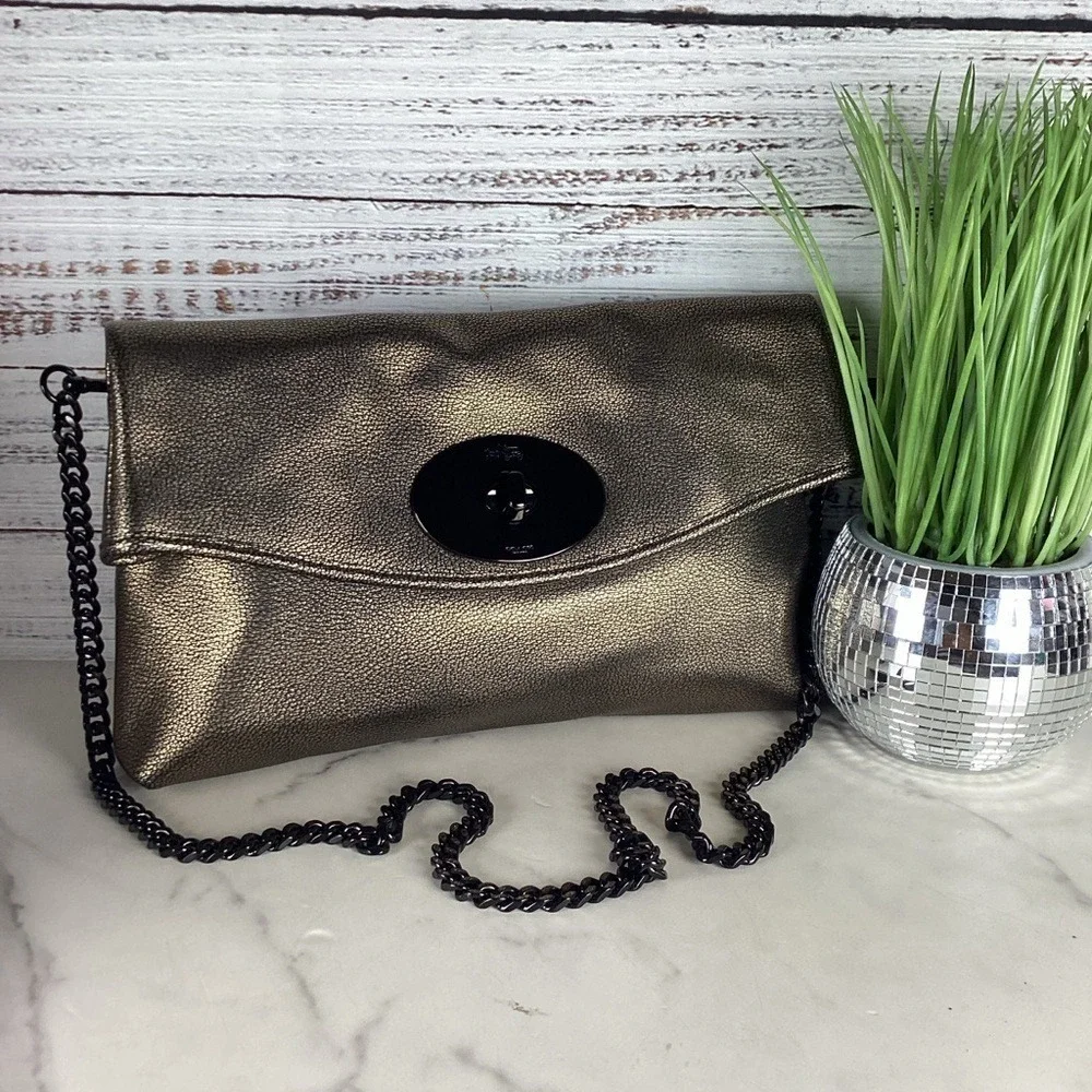Coach Metallic Gold crossbody Shoulder Bag Clutch Signature Turnlock Chain Purse